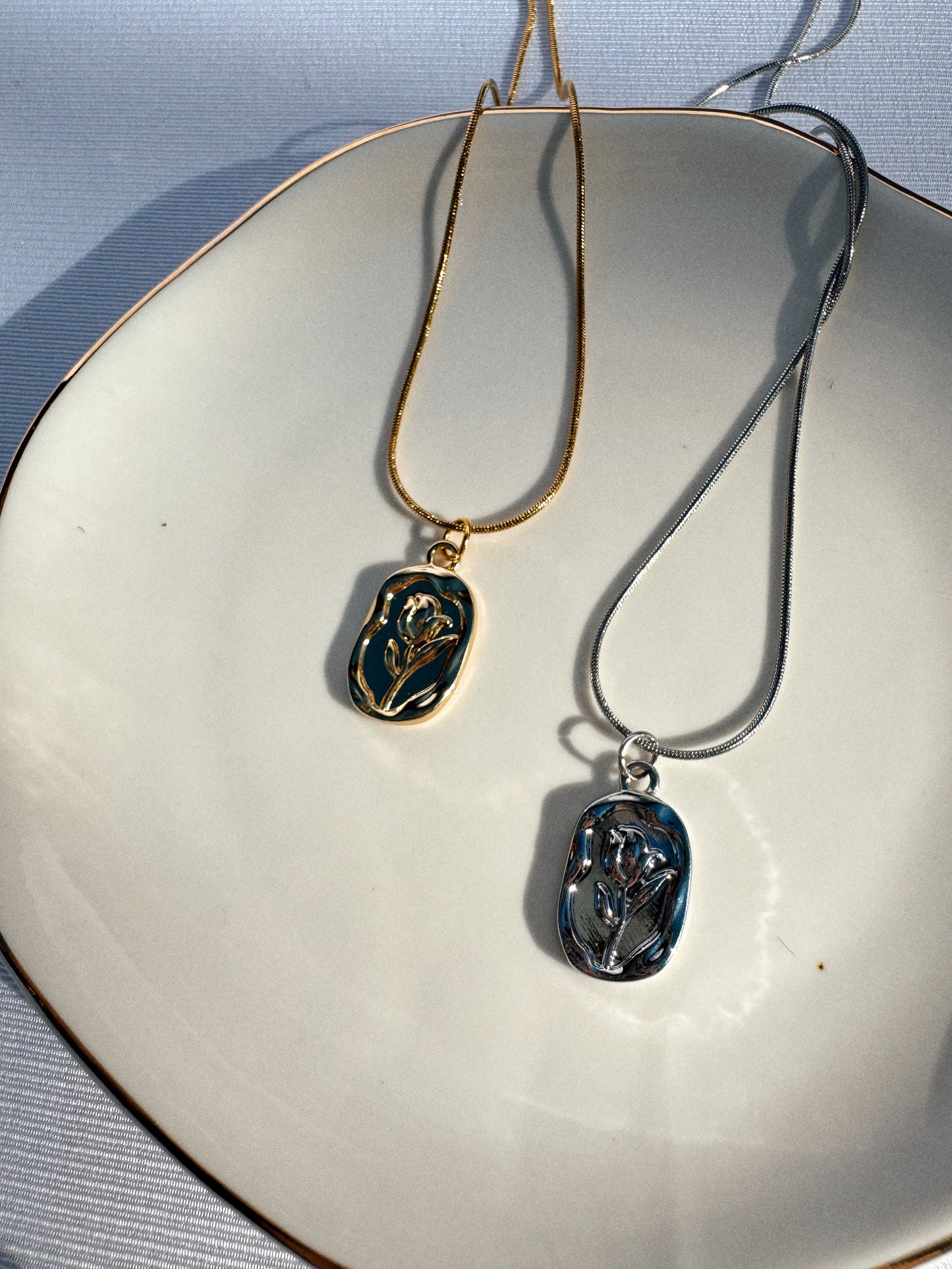 Saint Thérèse "Little Flower" Tulip Necklace